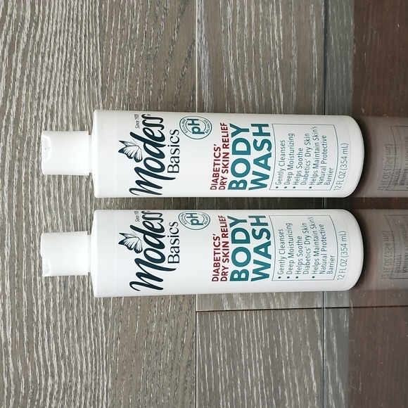 Modess basics diabetic dry skin relief body wash 12 Oz per bottle - Picture 1 of 5